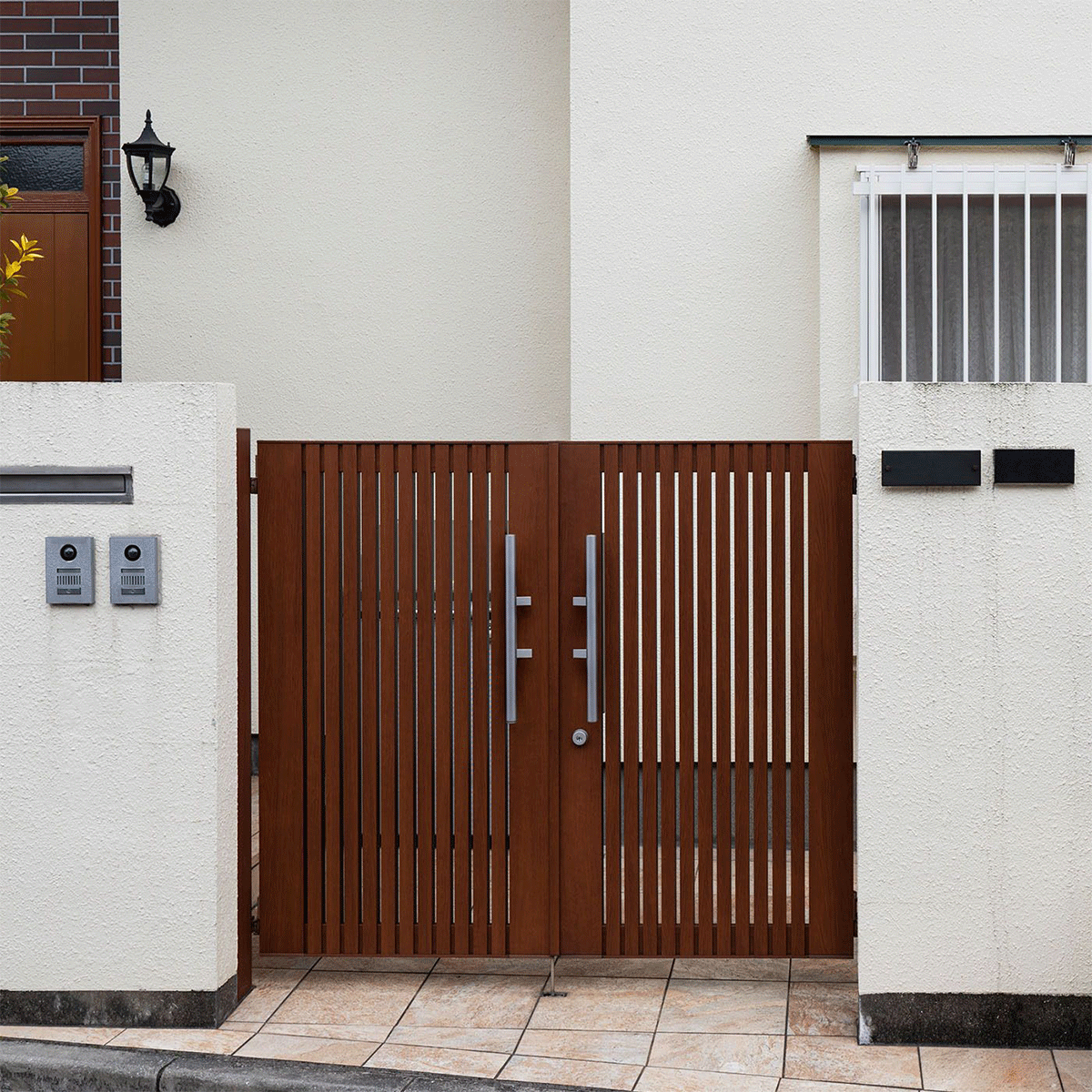 Rozsdamentes acél fogantyú szett, egyenes profil 40x20 mm, szatén szín, 45 fokos, 500 mm hosszú, furattávolság 300 mm – N64.PDP45500.4US